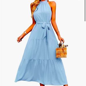 Such a pretty wedding guest dress or dress for a nice dinner. Color is perfect.